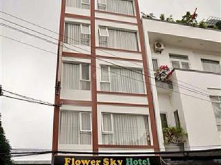 Bán khách sạn cách biển chỉ 200m , mặt đường 16m kinh doanh sầm uất