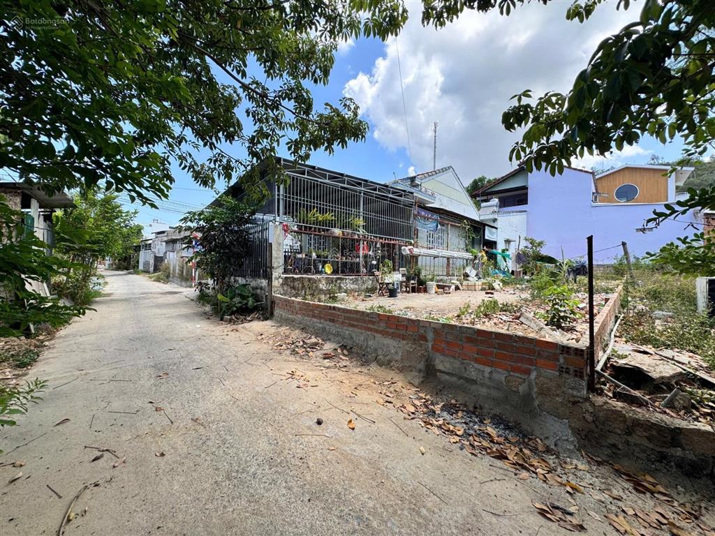 Cách biển chỉ hơn 3km đường ô tô 5m thông. tại phường bắc nha trang. diện tích 134.6m2 ngang 6m