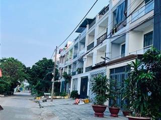 Nha mặt tiền đường số 4tầng khu dân cư sài gòn