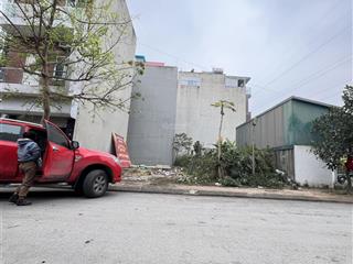 Trục chính phú cát  136m²  3.55 tỷ  mt rộng vỉa hè  sát đh fpt, cnc