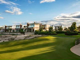 Chính chủ cần bán biệt thự biển giá chỉ từ 25 tỷ, view biển  sở hữu lâu dài.  0905 897 ***