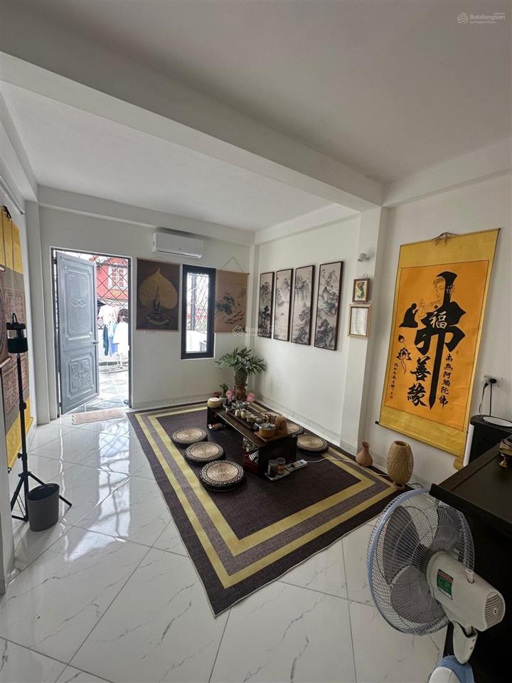 Siêu phẩm nhà mới 6 tầng thang máy, lô góc ô tô đỗ cửa, chỉ 70m ra hồ