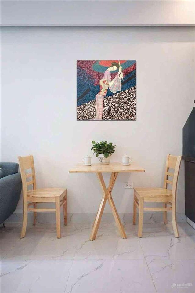 Căn hộ dịch vụ âu cơ 7 tầng thang máy dòng tiền 30 triệu/tháng