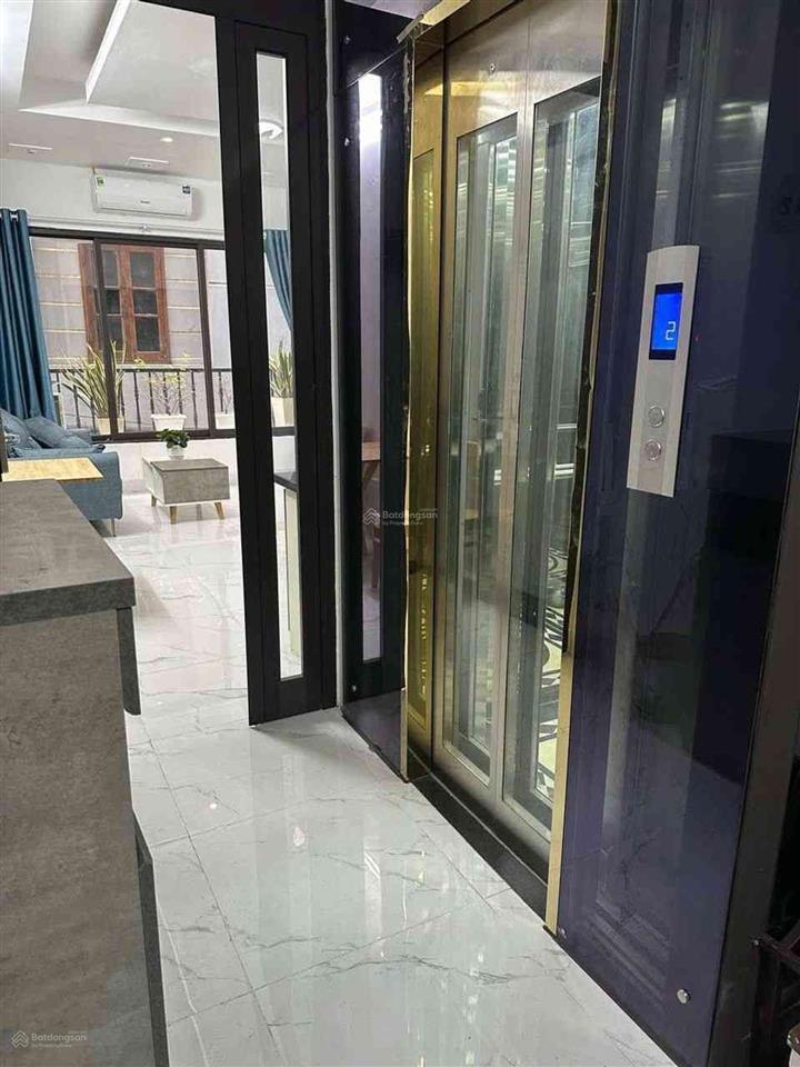 Căn hộ dịch vụ âu cơ 7 tầng thang máy dòng tiền 30 triệu/tháng