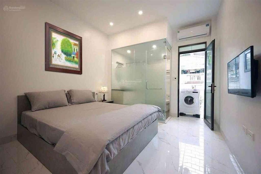 Căn hộ dịch vụ âu cơ 7 tầng thang máy dòng tiền 30 triệu/tháng