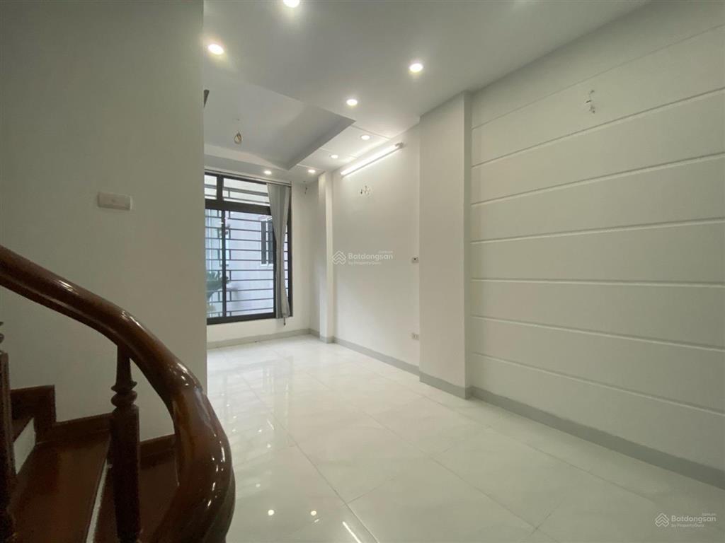 Xuân la nhà tầm tiền ngõ thông 2 thoáng sổ đỏ nở hậu đẹp