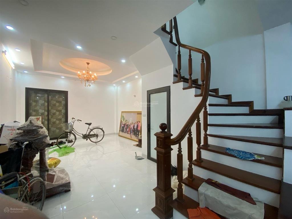 Xuân la nhà tầm tiền ngõ thông 2 thoáng sổ đỏ nở hậu đẹp