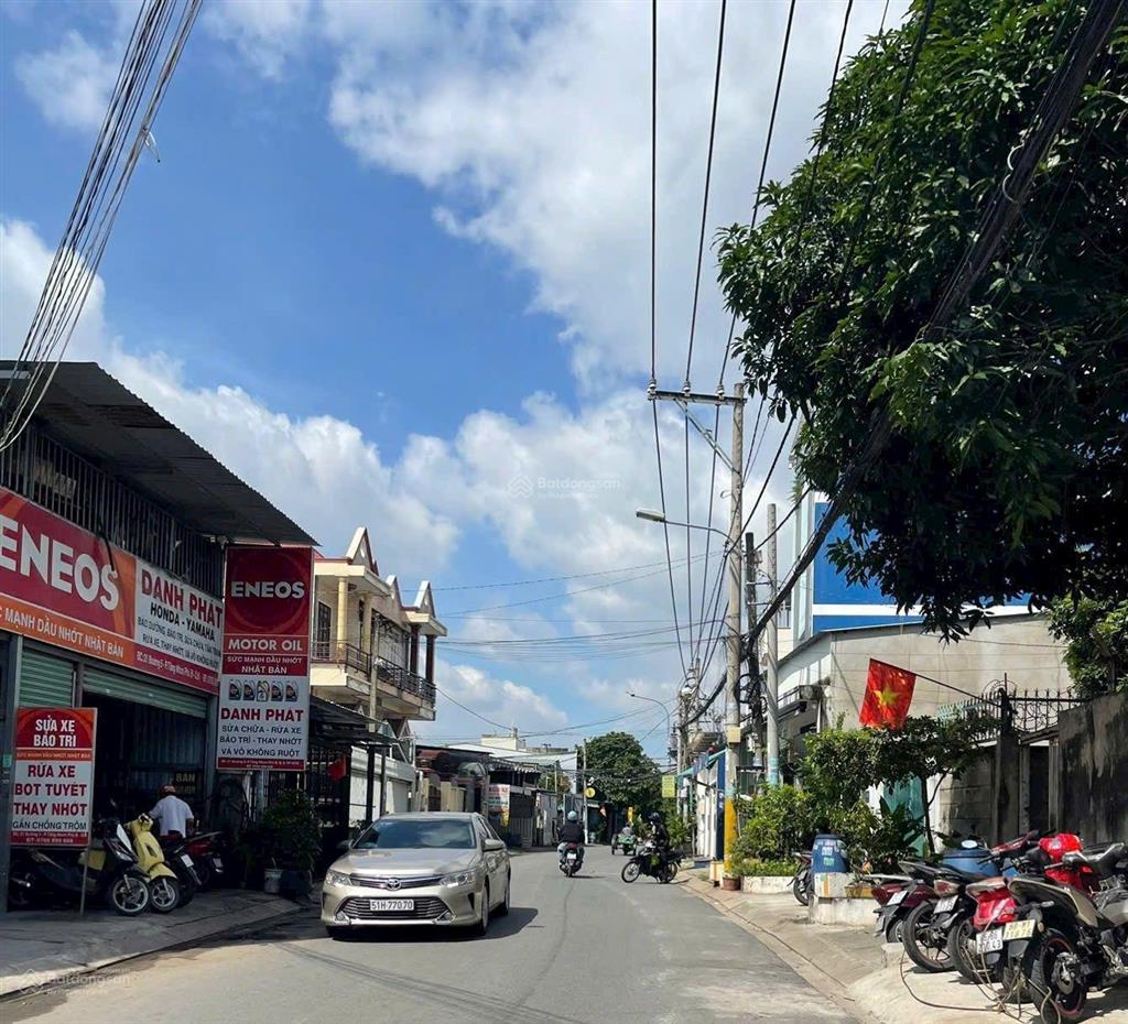 Bán nhà mặt tiền đường số 5 đình phong phú cách vincom chỉ 600m dt 195m2 ngang 6.3m 13.6 tỷ tl