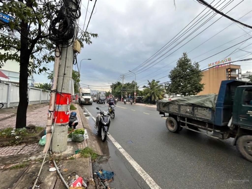 Mặt tiền nguyễn duy trinh ngay vòng xoay phú hữu sầm uất 620m2, ngang 27m full thổ giá chỉ 65 tỷ tl