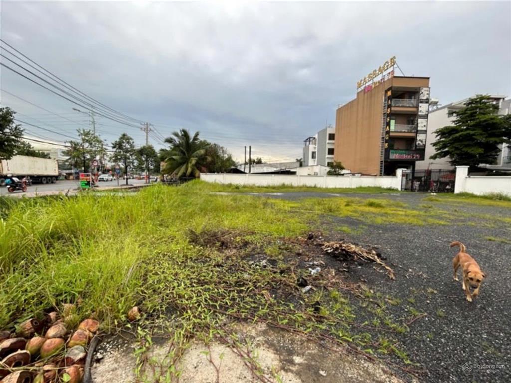 Mặt tiền nguyễn duy trinh ngay vòng xoay phú hữu sầm uất 620m2, ngang 27m full thổ giá chỉ 65 tỷ tl