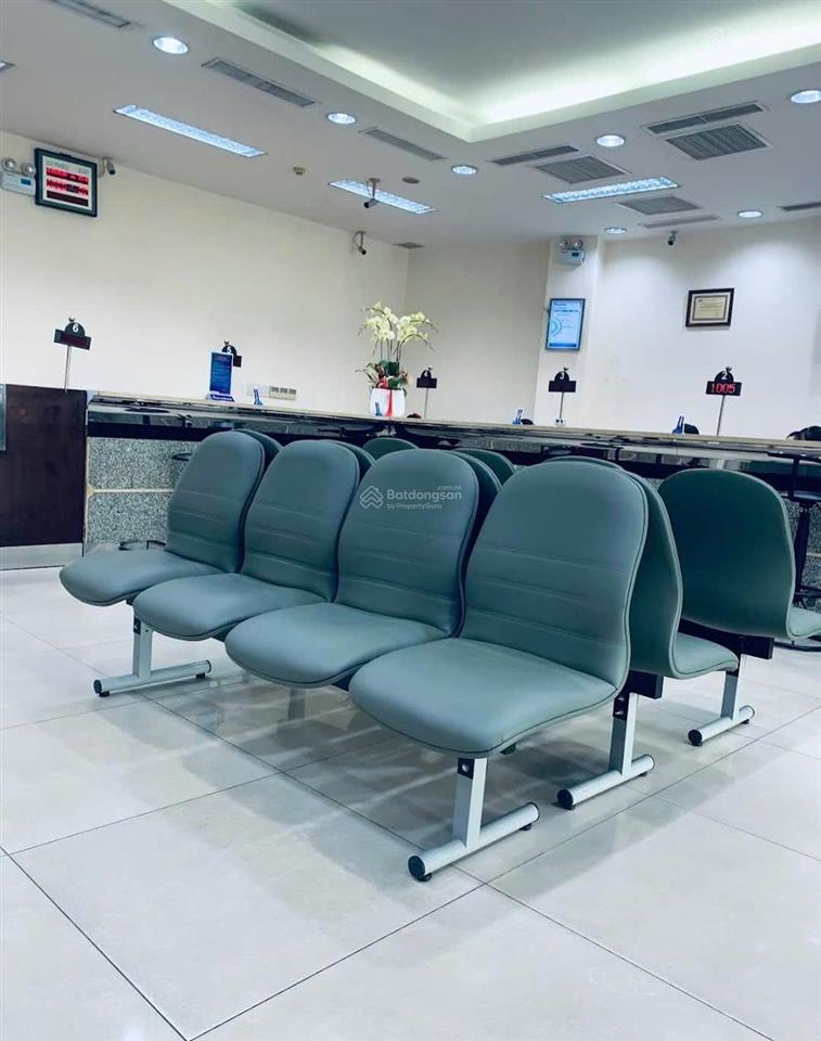 Kẹt tiền cần bán nhanh mt phan đăng lưu 8,7x26 cn 220m2. hđt sacombank 170tr/th. giá 53 tỷ