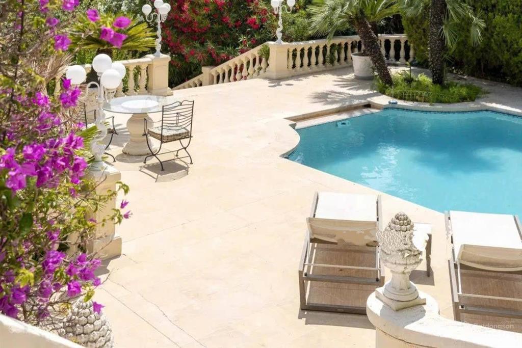 Cần vốn làm ăn giảm gấp 65 tỷ! biệt thự 700m2 đẹp như resort compound thảo điền. rẻ hiếm thị trường