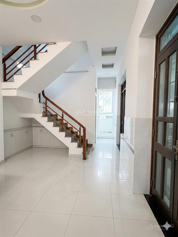 Siêu phẩm sát vách tên lửa 3 tầng 124m2 ngang 12m bề thế nở hậu dòng tiền 150tr/n nhik 5 tỷ