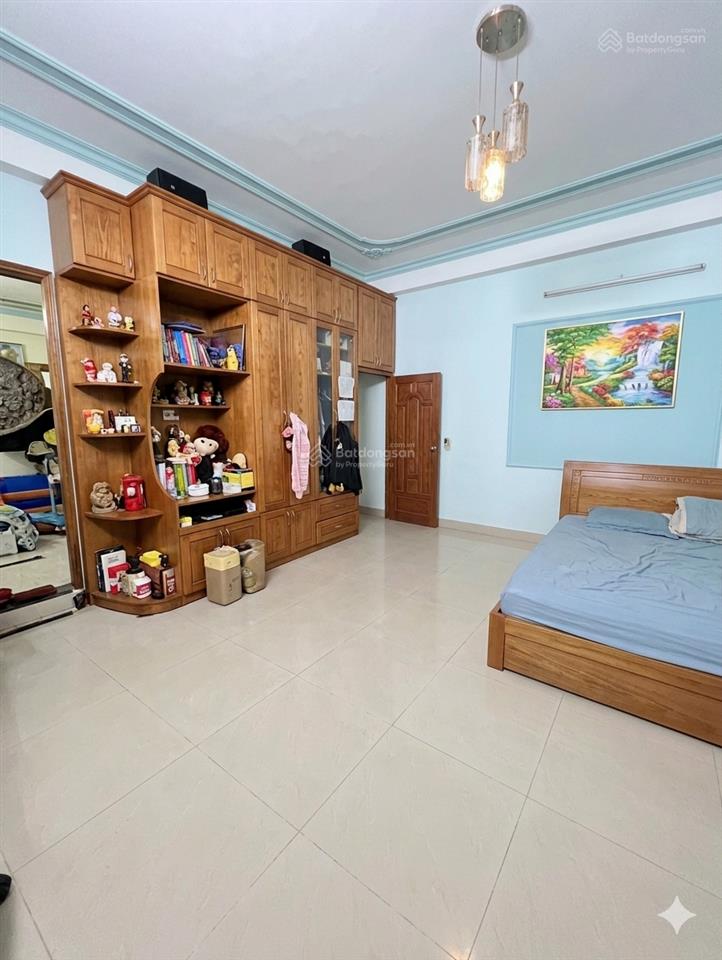 Siêu phẩm mt kinh doanh khu vip tên lửa 100m2 4 tầng ngang 5m bề thế 1x tỷ