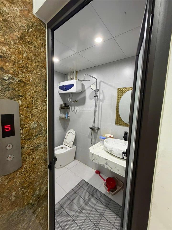 Chị em bán nhà 32m 5tầng thang máy phố phan đình giót, la khê, hà đông