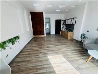 Cho thuê phòng ban công full nội thất. kdc trung sơn gần quận 7. giá thuê 5 tr/tháng. trống sẵn