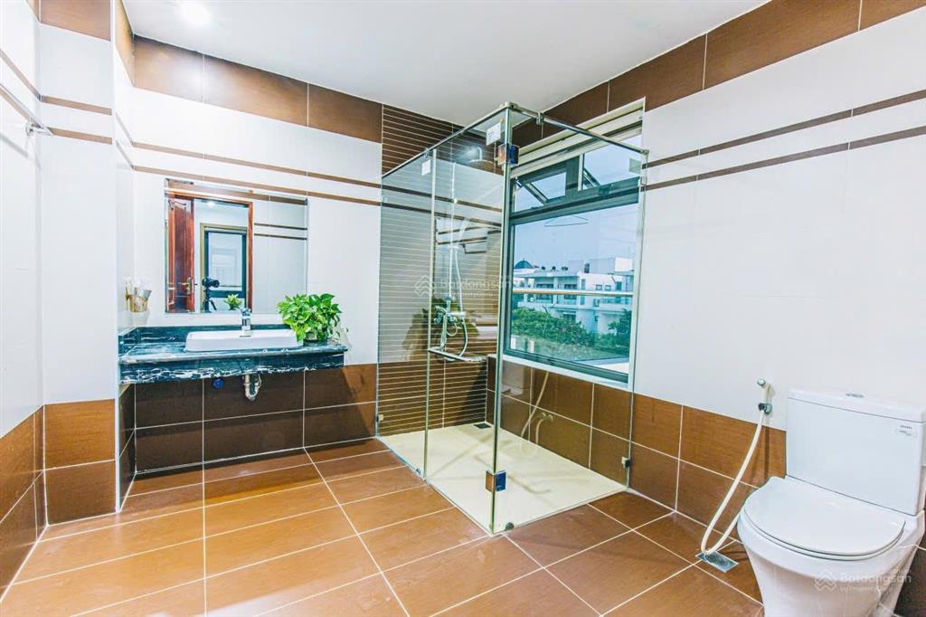 Chính chủ cần bán nhanh căn villa có sổ, đầy đủ nội thất, vị trí đẹp, giá từ 11tỷx.  0986 594 ***