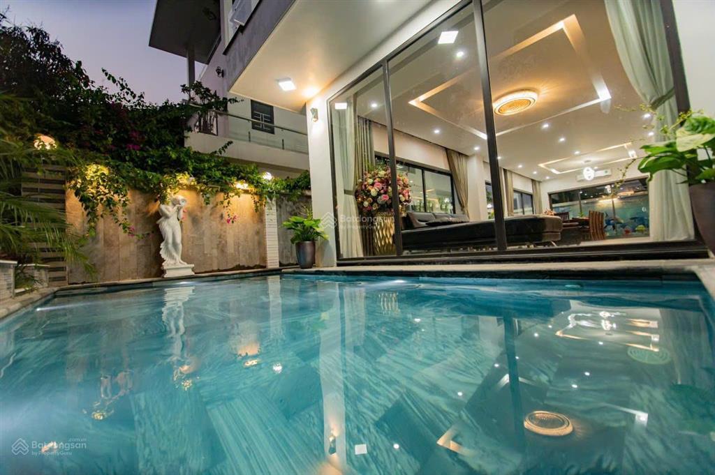 Chính chủ cần bán nhanh căn villa có sổ, đầy đủ nội thất, vị trí đẹp, giá từ 11tỷx.  0986 594 ***