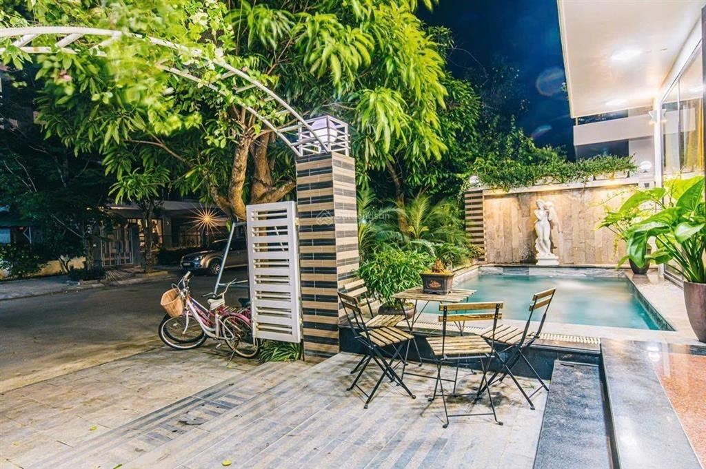 Chính chủ cần bán nhanh căn villa có sổ, đầy đủ nội thất, vị trí đẹp, giá từ 11tỷx.  0986 594 ***