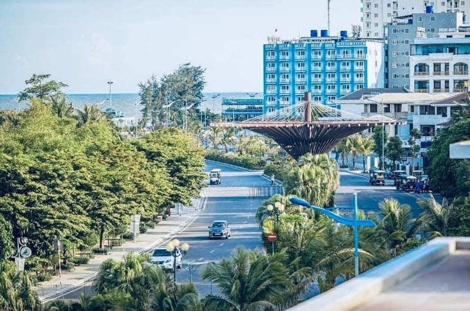 Chính chủ cần bán nhanh căn villa có sổ, đầy đủ nội thất, vị trí đẹp, giá từ 11tỷx.  0986 594 ***