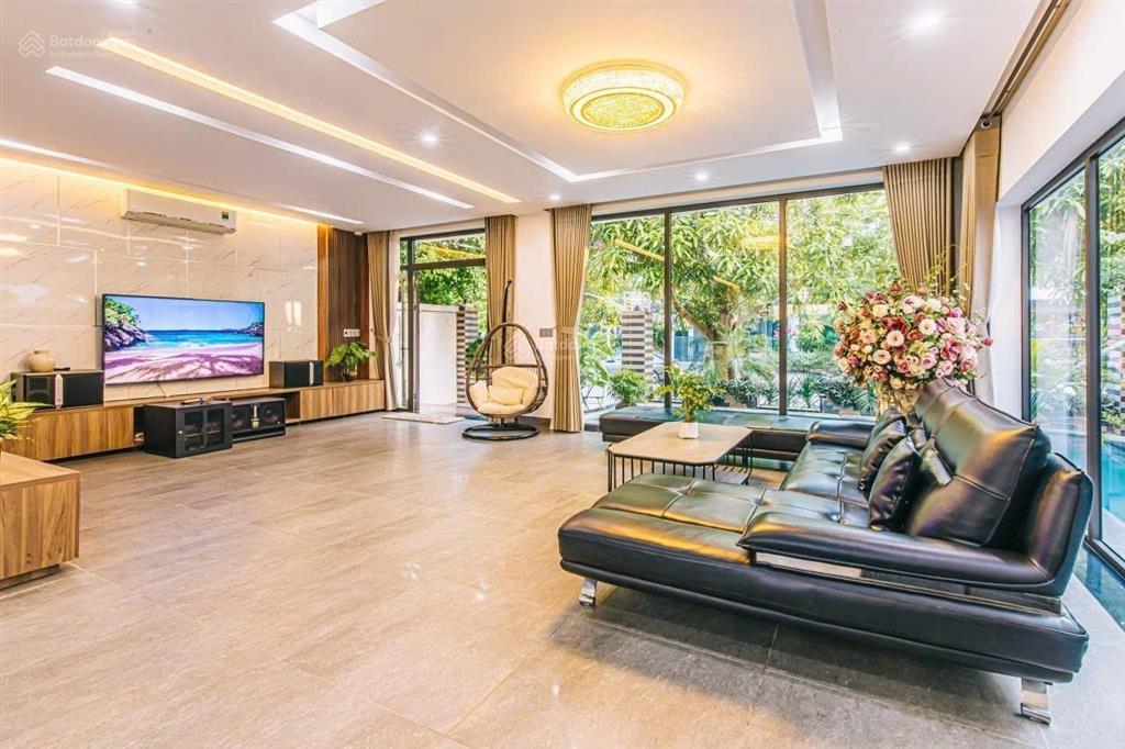 Chính chủ cần bán nhanh căn villa có sổ, đầy đủ nội thất, vị trí đẹp, giá từ 11tỷx.  0986 594 ***