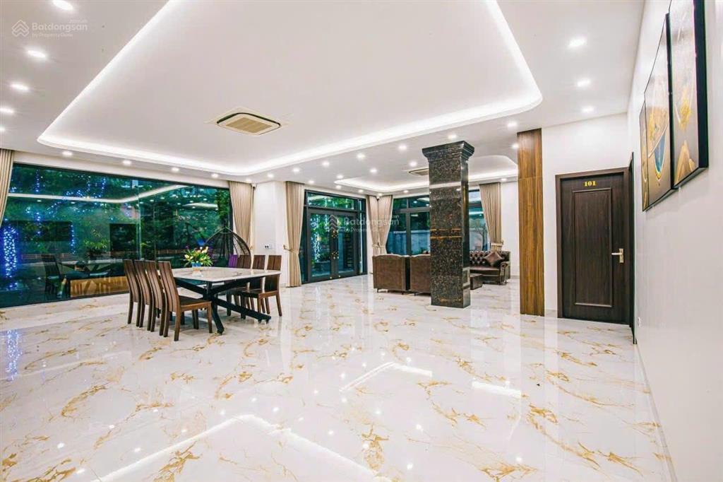 Chính chủ cần bán nhanh căn villa có sổ, đầy đủ nội thất, có sổ giá 12 tỷ.  0986 594 ***