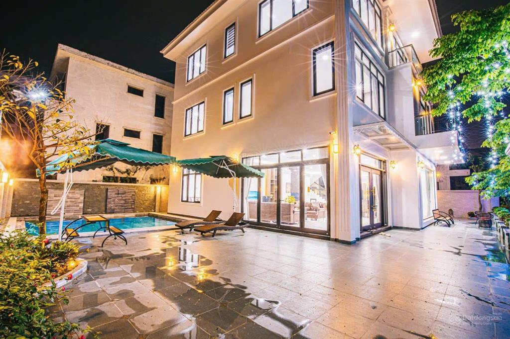 Chính chủ cần bán nhanh căn villa có sổ, đầy đủ nội thất, có sổ giá 12 tỷ.  0986 594 ***