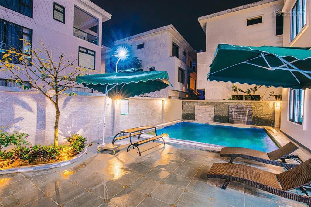 Chính chủ cần bán nhanh căn villa có sổ, đầy đủ nội thất, có sổ giá 12 tỷ.  0986 594 ***