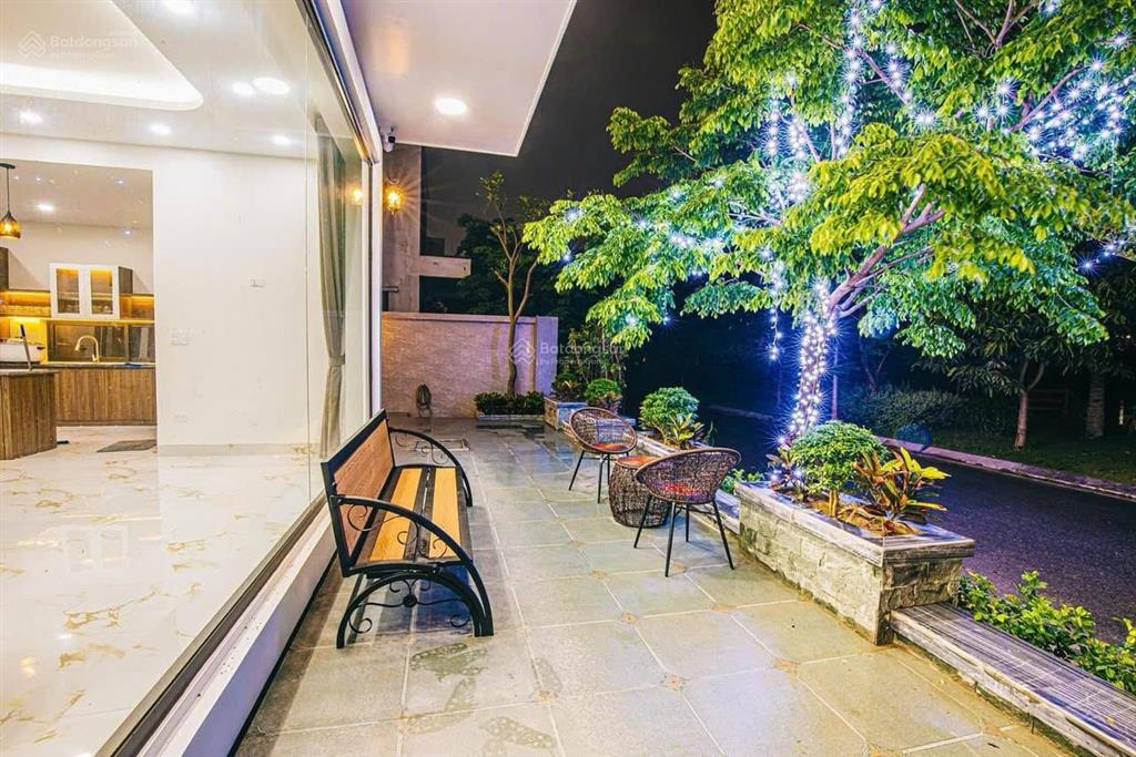 Chính chủ cần bán nhanh căn villa có sổ, đầy đủ nội thất, có sổ giá 12 tỷ.  0986 594 ***