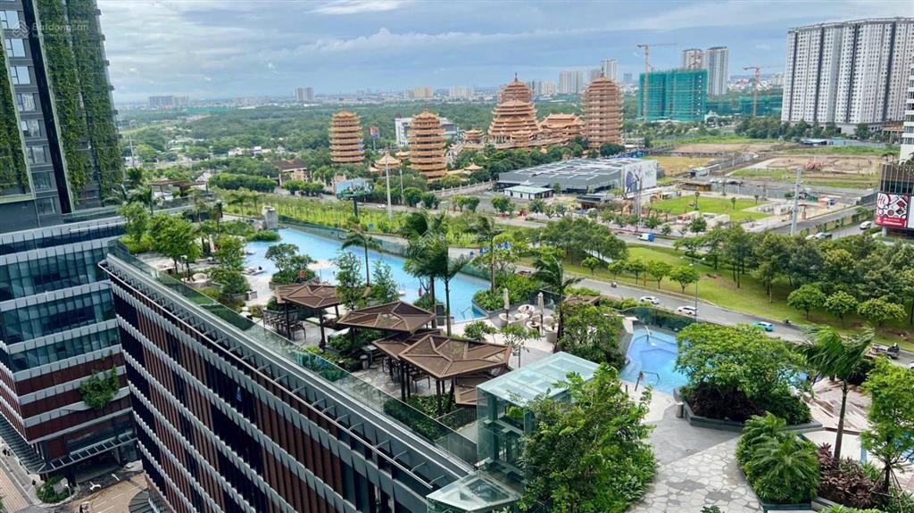 Bán căn 2pn lumiere riverside giá siêu hot 10.7 tỷ all in full nội thất. 0936 484 ***