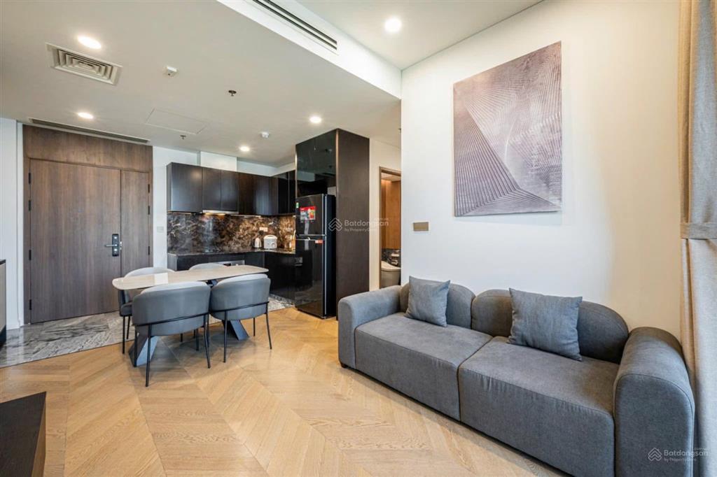 Bán căn 2pn lumiere riverside giá siêu hot 10.8 tỷ all in view city toà west.  0936 484 ***