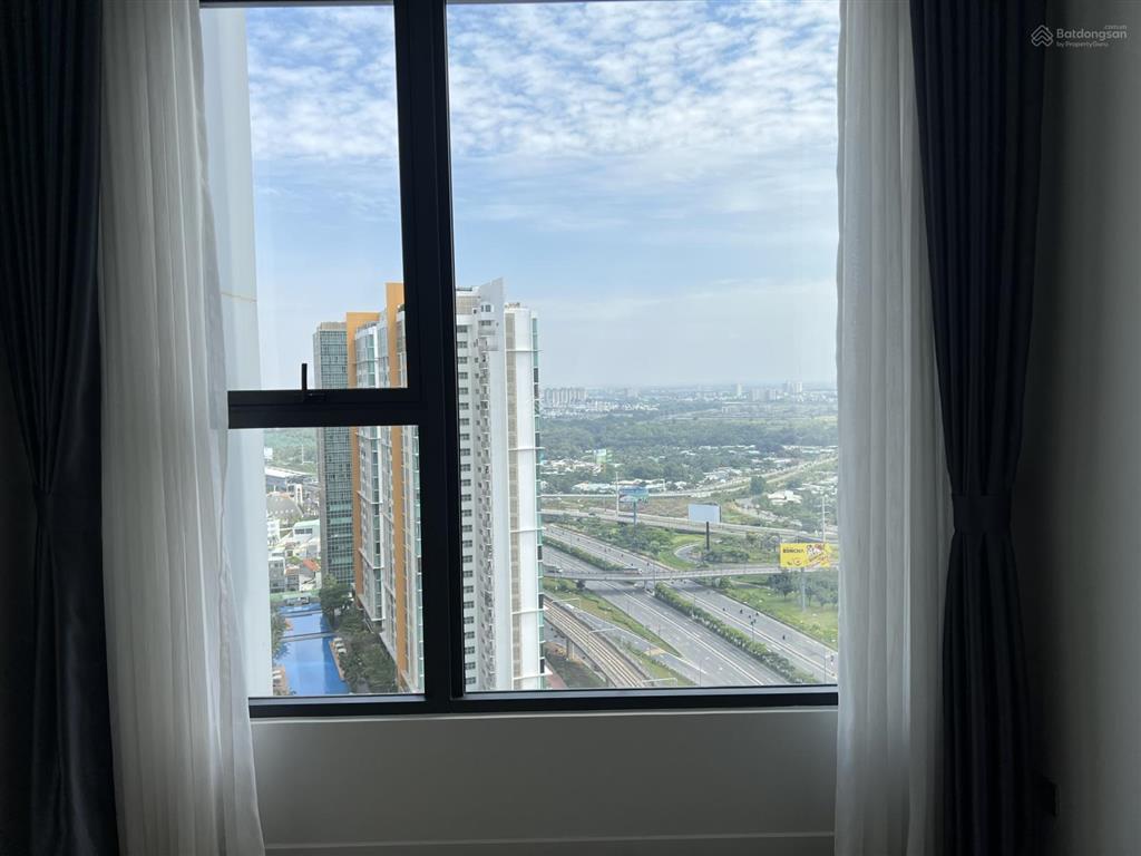 Bán căn 3pn lumiere có sổ view sông tòa west giá 16,3 tỷ all in.  0936 484 ***