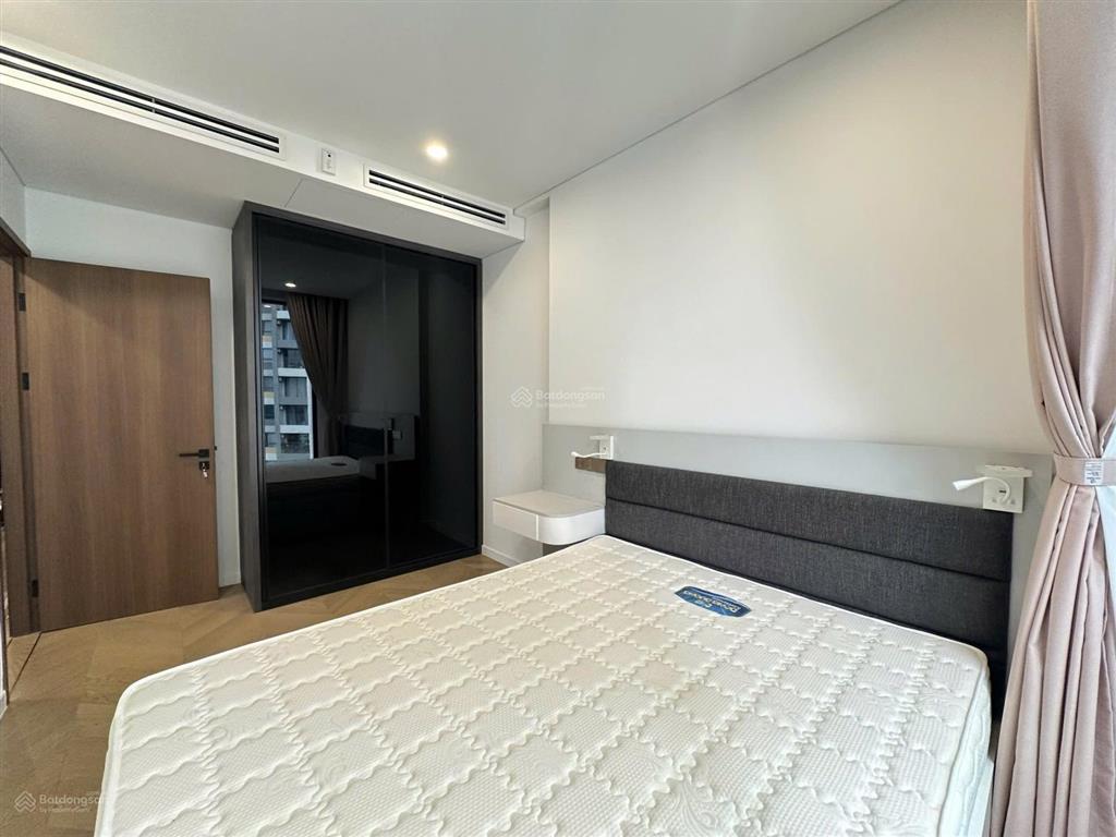 Bán căn 3pn lumiere view sông full nội thất đã có sổ bán 16,4 tỷ all in bao thuế phí.  0936 484 ***