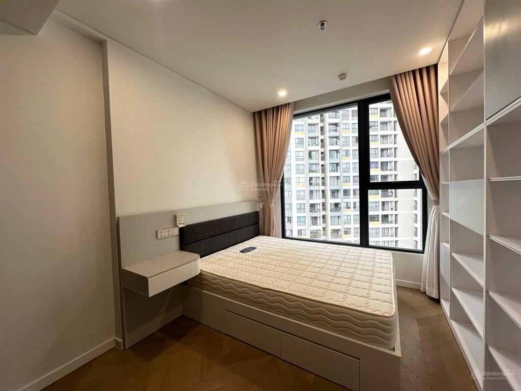 Bán căn 3pn lumiere view sông full nội thất đã có sổ bán 16,4 tỷ all in bao thuế phí.  0936 484 ***