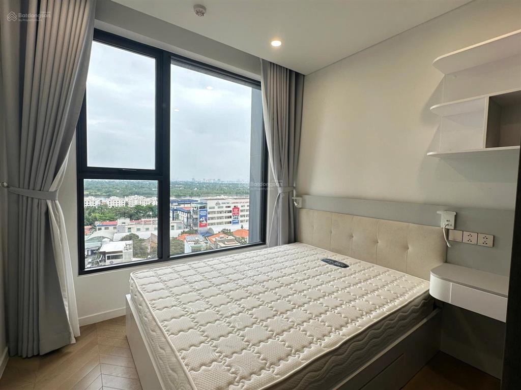 Bán căn 3pn lumiere view sông full nội thất đã có sổ bán 16,4 tỷ all in bao thuế phí.  0936 484 ***
