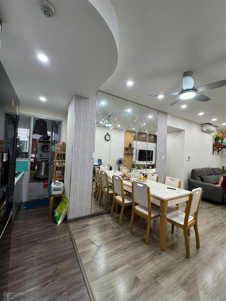 Bán căn hộ 3pn, 2wc 80m2  khu ruby  celadon city  giá chỉ 4,950 tỷ.  0902 443 ***