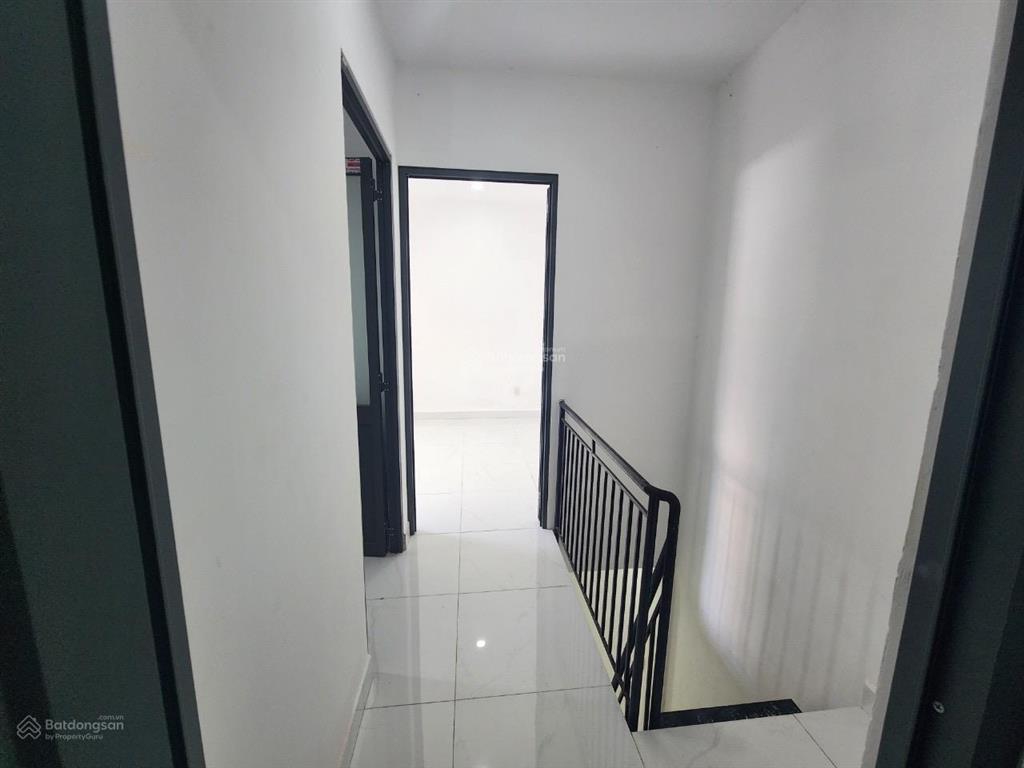 Cần bán nhà góc 2 mặt tiền hẻm q4  chính chủ