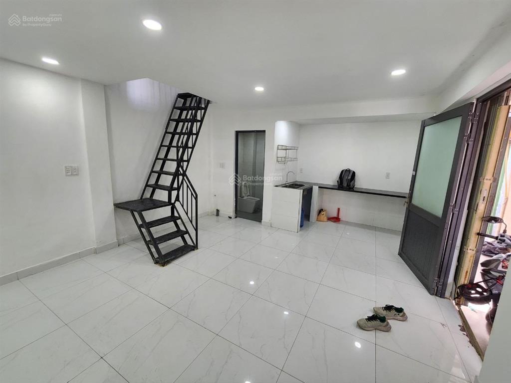 Cần bán nhà góc 2 mặt tiền hẻm q4  chính chủ