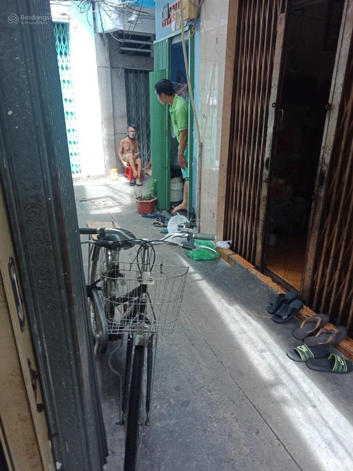 Cần bán nhà góc 2 mặt tiền hẻm q4  chính chủ