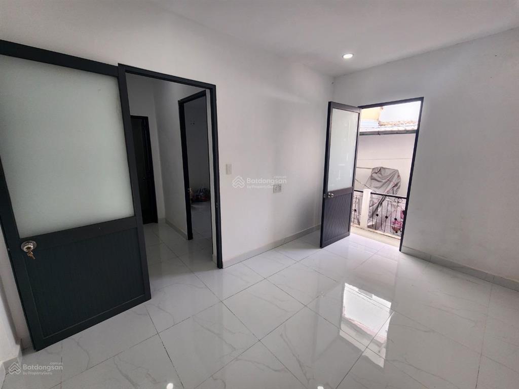 Cần bán nhà góc 2 mặt tiền hẻm q4  chính chủ