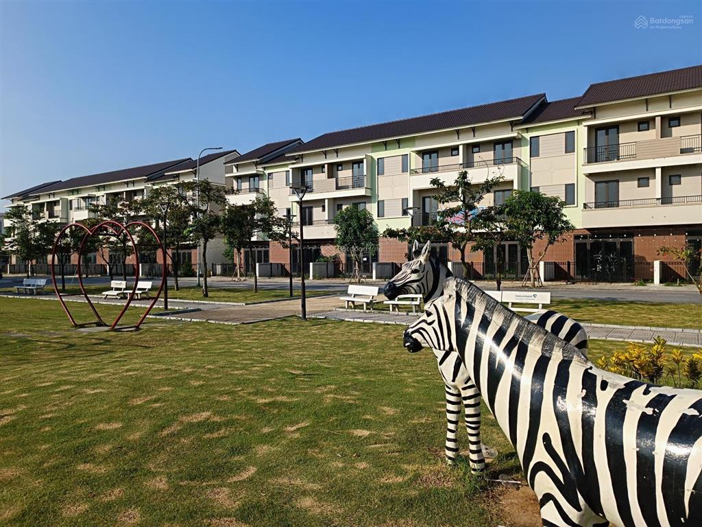 Chủ vay bank 2 tỷ cần bán lô khe thoáng vườn hoa trước tết