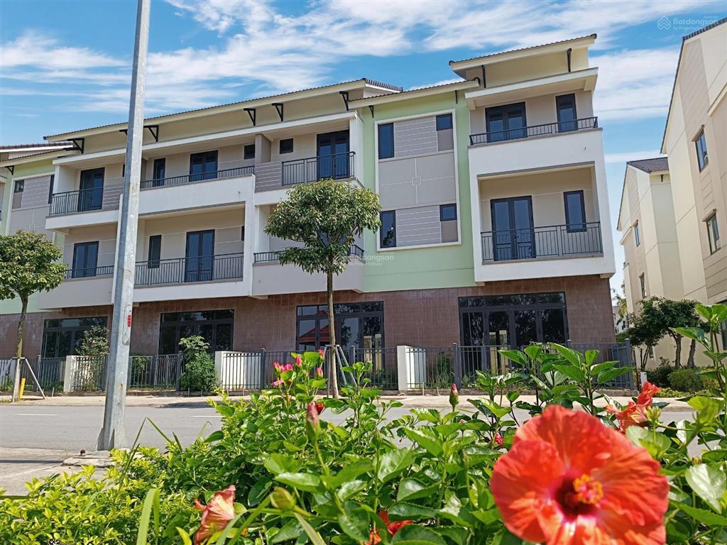 Chủ vay bank 2 tỷ cần bán lô khe thoáng vườn hoa trước tết