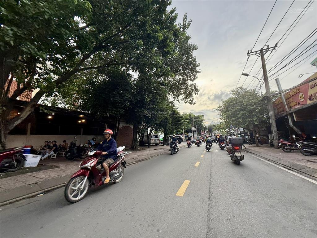 Hiếm  đất ngang 5m xây chdv ngay ngã tư nai vàng hoàng diệu 2 metro thủ đức