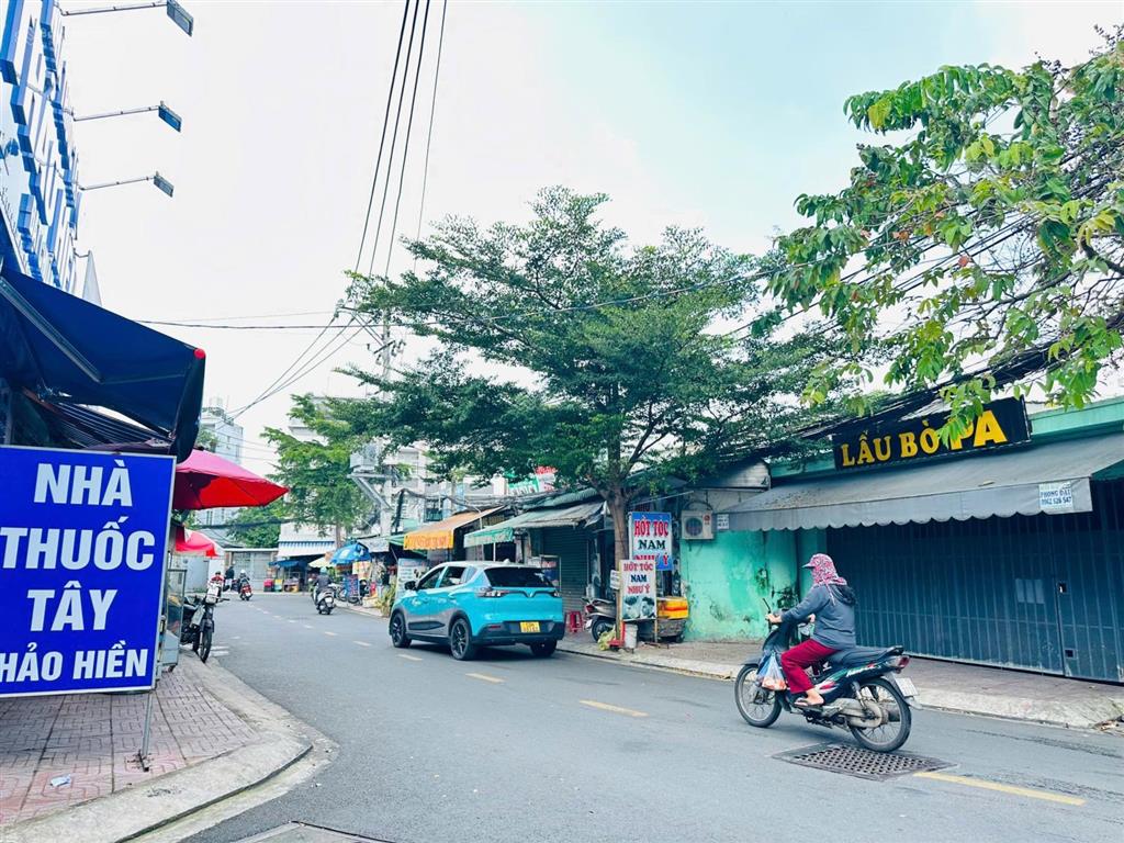 Hiếm  đất ngang 5m xây chdv ngay ngã tư nai vàng hoàng diệu 2 metro thủ đức