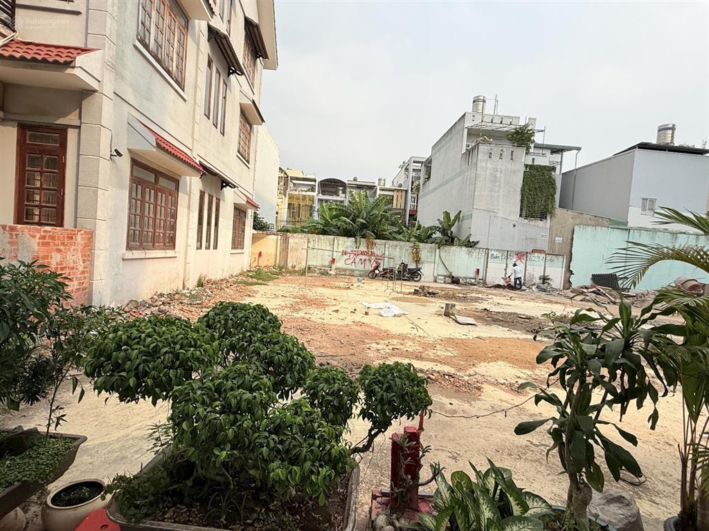 Ông bà để lại chưa qua đầu tư, đất 2 mặt tiền ngang 5.5m ngay đh ngân hàng, phù hợp xây chdv