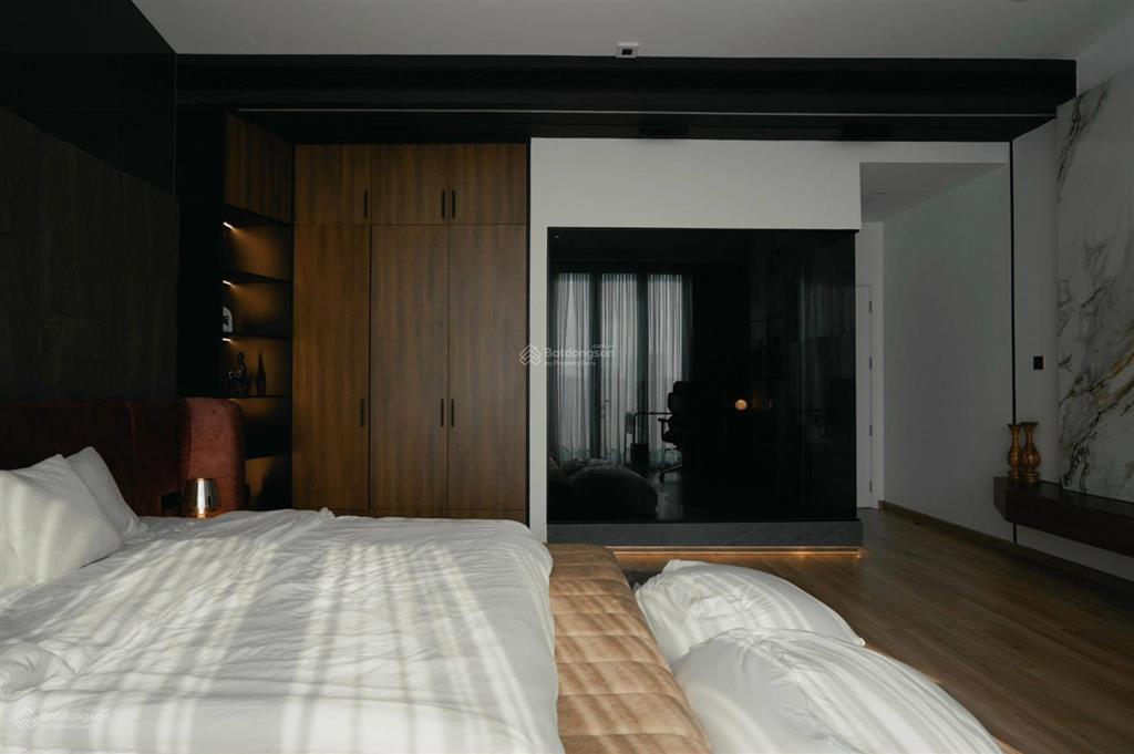 Bán penthouse the river đầy đủ nội thất.