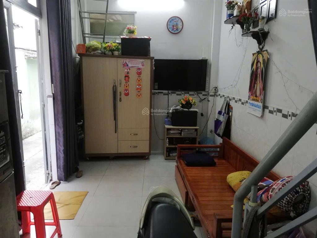 Nhà mặt tiền nguyễn kiệm cho thuê 14 triệu đằng sau ở giá 5 tỷ