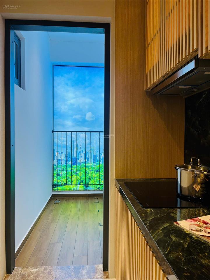 Bán gấp căn góc essensia sky 2pn dt 81m2 tầng cao view pmh giá 6,6 tỷ  sales cđt 0944 581 ***