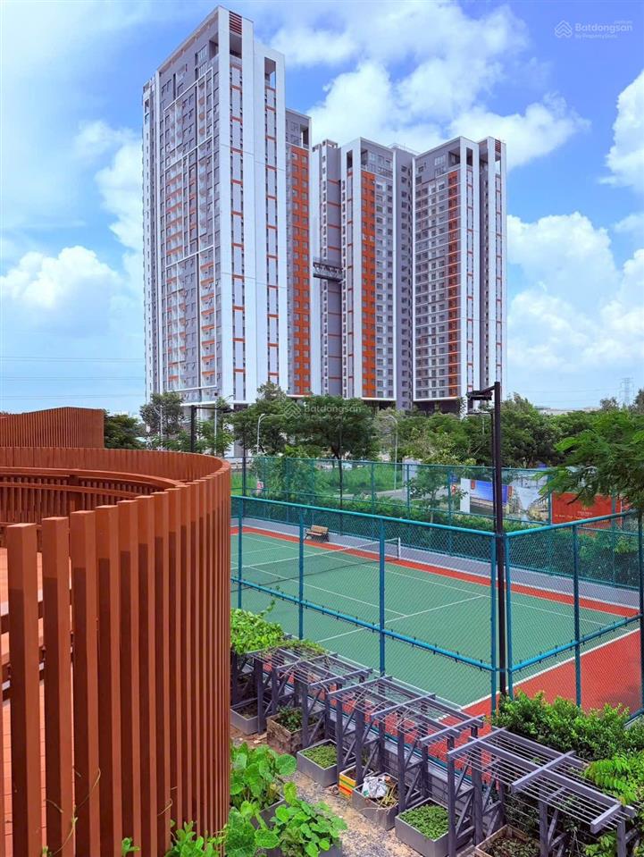 Bán gấp căn góc essensia sky 2pn dt 81m2 tầng cao view pmh giá 6,6 tỷ  sales cđt 0944 581 ***