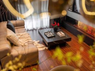 Bán chcc phương đông green park số 1 trần thủ độ  hoàng mai. dt 60m2 2pn căn cực thoáng